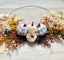 Load image into Gallery viewer, Fallin' Leaf