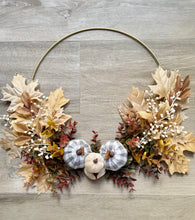 Load image into Gallery viewer, Fallin' Leaf